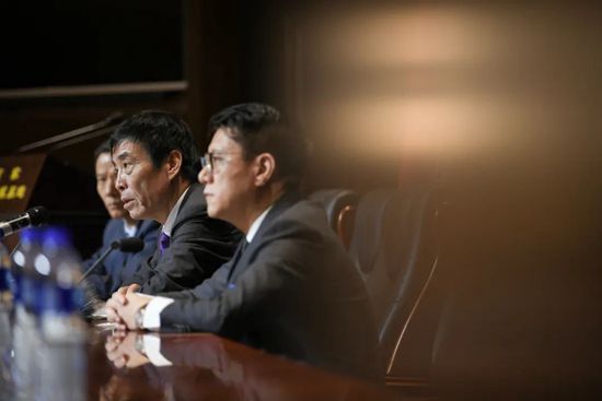 TBS周日剧场剧《皇室家族》（ザ・ロイヤルファミリー）的拍摄历时两周，在日本著名的赛马繁育地之一北海道日高地区进行。