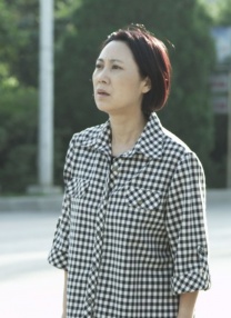 新中国成立后，颁布的第一部法律《婚姻法》核心内容之一就是保障妇女权益。