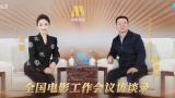更令人意外的是，编剧列表中竟还列有《小鹿斑比》原作者费利克斯·萨尔腾的名字。
